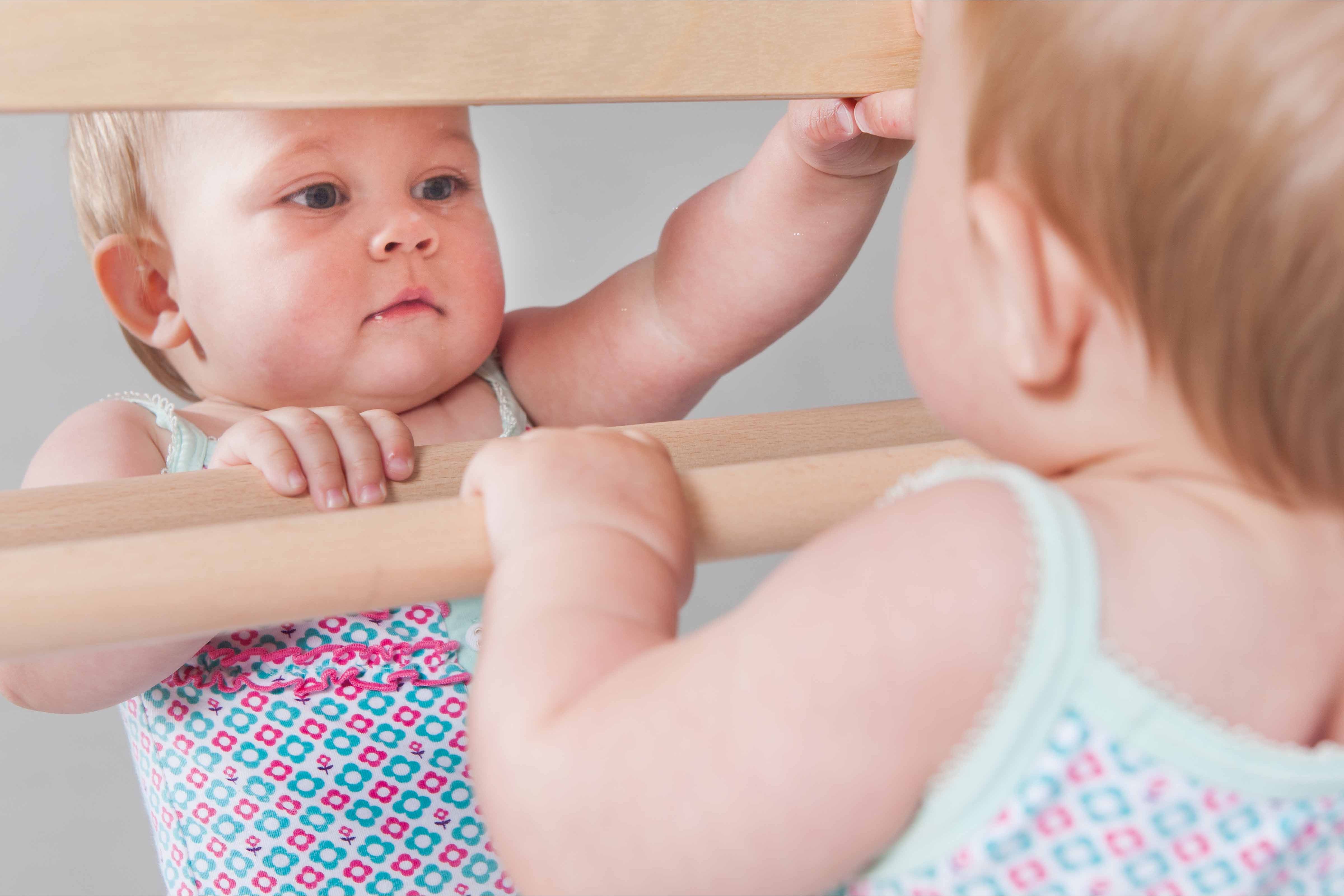 Educo E522574 Mirror with wooden bar - obrázek 1