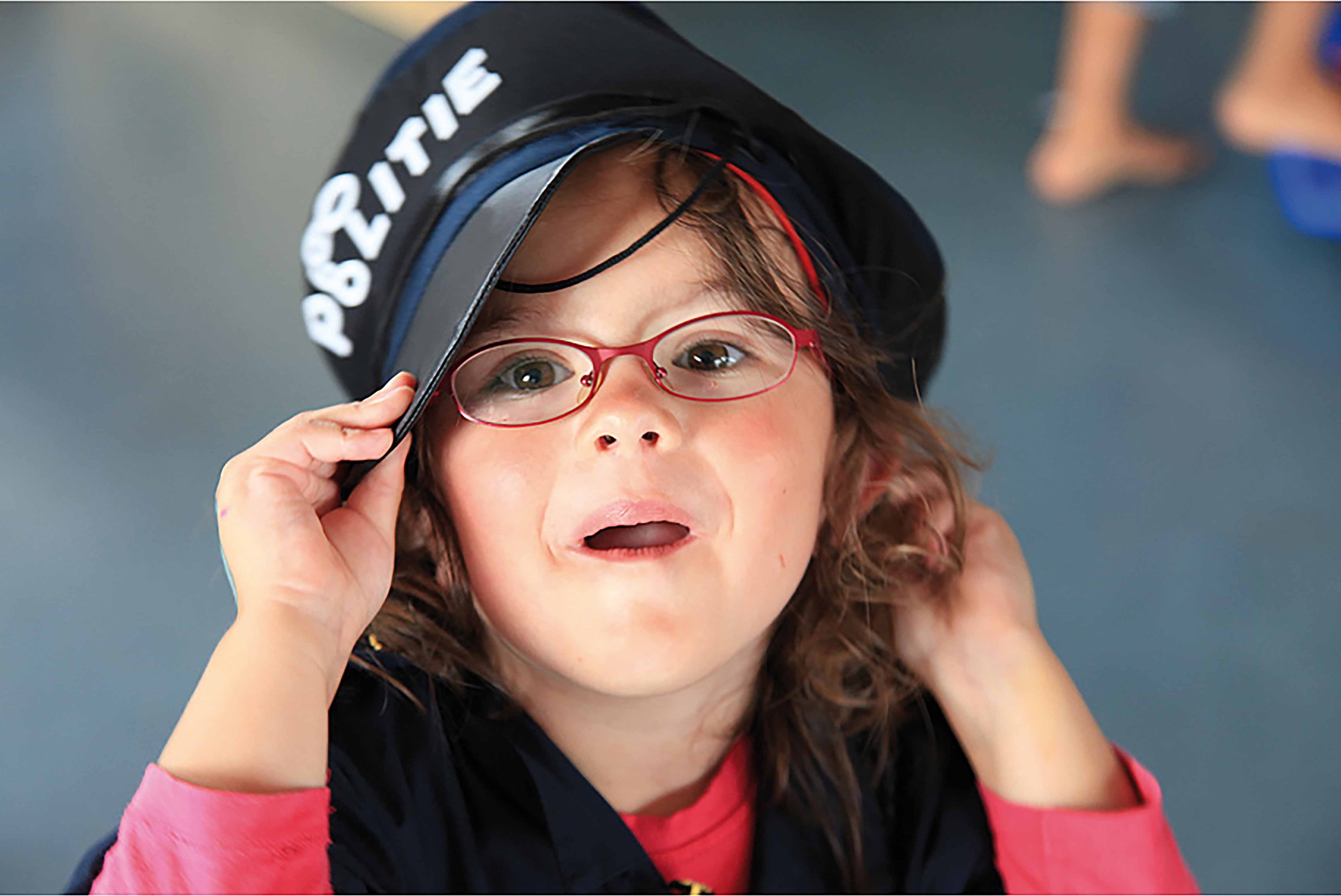 Educo E575250 Dress up clothes - police (incl. hat) - obrázek 2