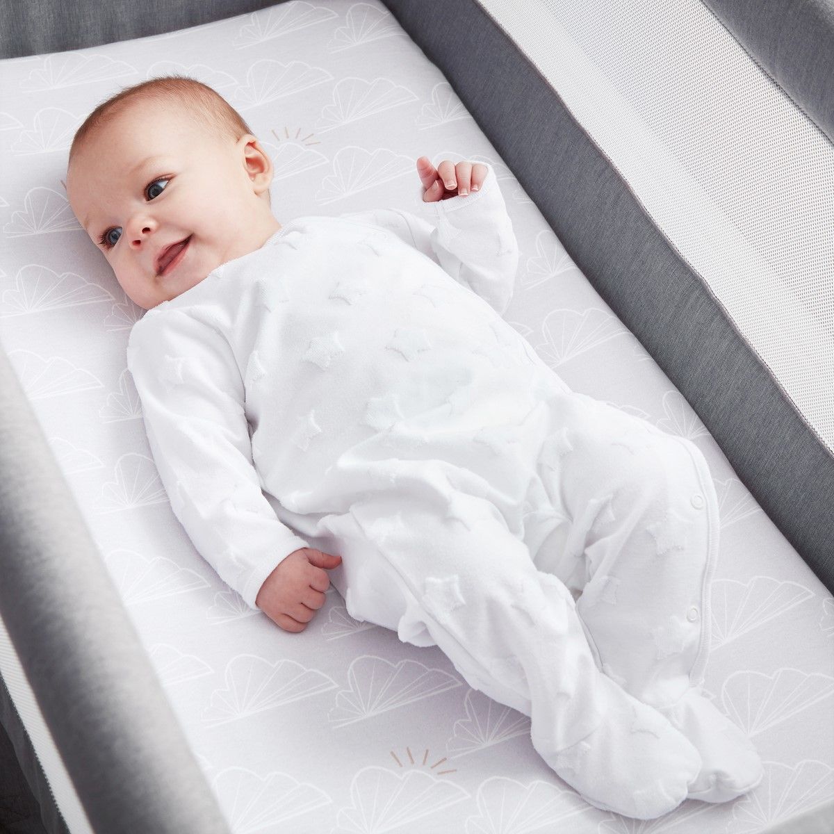 SHNUGGLE Air Set do první postýlky /2xprostěradlo,1xdeka/ Grey - obrázek 4