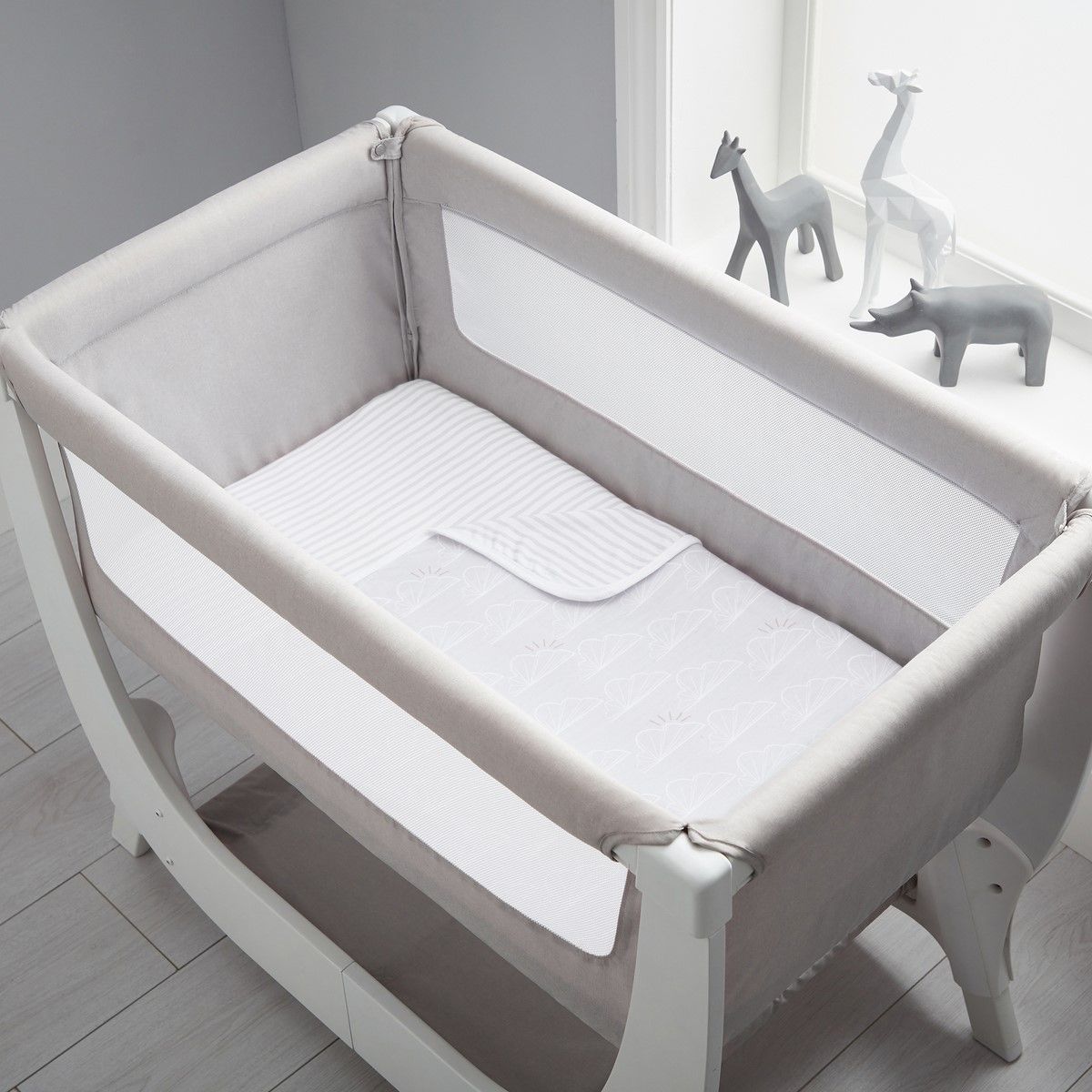 SHNUGGLE Air Set do první postýlky /2xprostěradlo,1xdeka/ Grey - obrázek 5