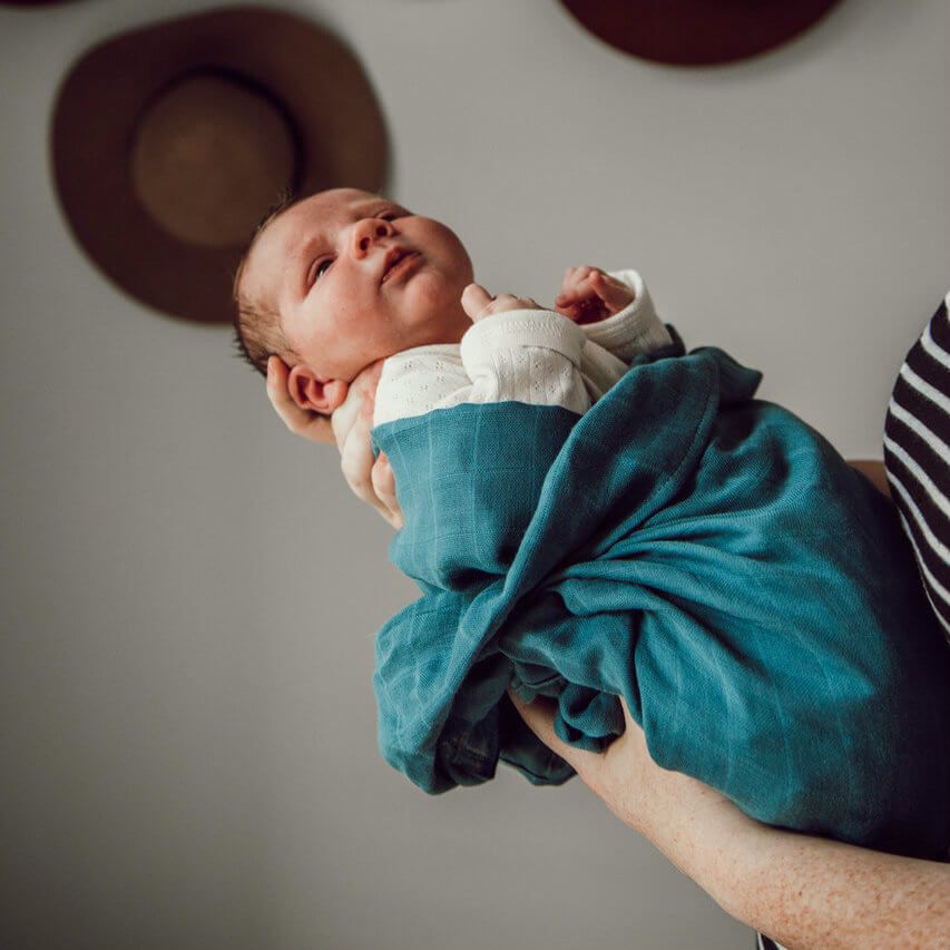 Snuggle Hunny Kids Organická mušelinová zavinovací plena azure - obrázek 1