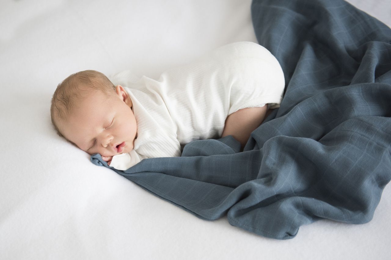 Snuggle Hunny Kids Organická mušelinová zavinovací plena azure - obrázek 2