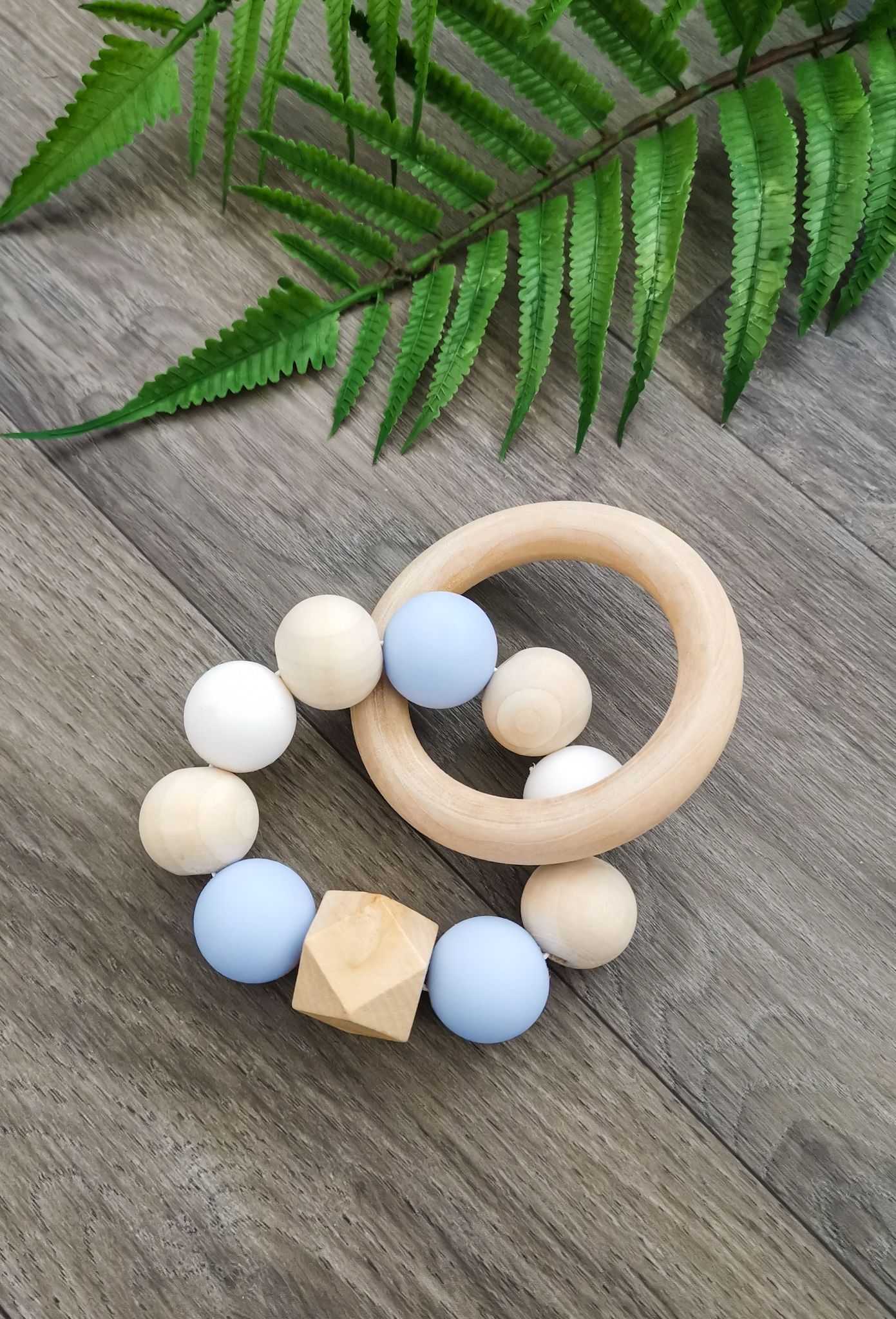Kulišárny (handmade) Kousátko ,,Pastel blue,, Tvar přívěsku: 2 malé kroužky - obrázek 1