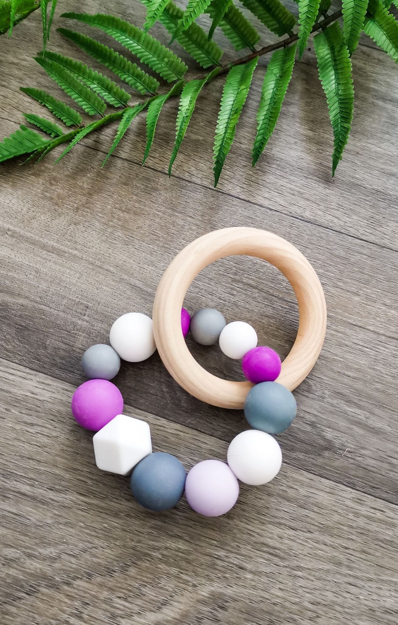 Kulišárny (handmade) Kousátko ,,Purplegrey,, Tvar přívěsku: srdíčko - obrázek 1