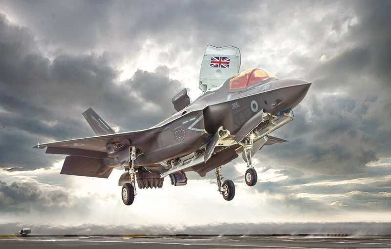 ITALERI Model Kit letadlo 1425 - F-35 B Lightning II STOVL version (1:72) - obrázek 5
