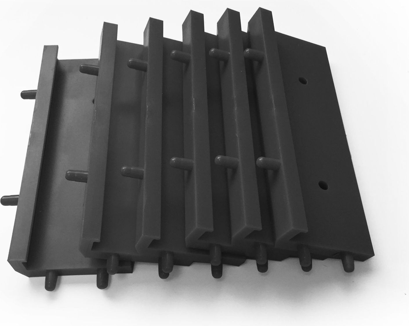 UberStax Universal Game Piece Holders Black 6-Pack - obrázek 2