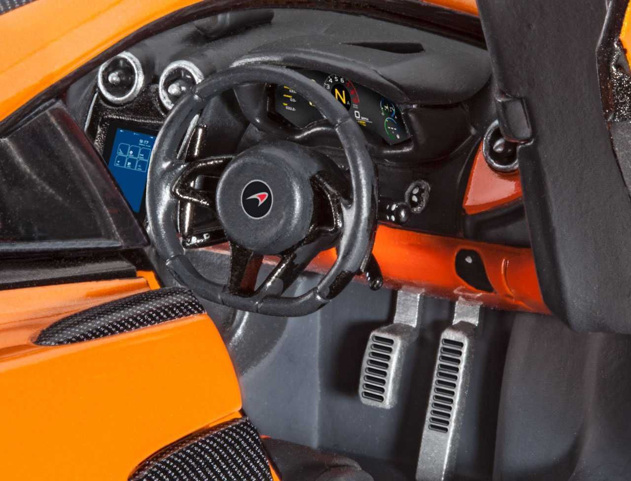 REVELL ModelSet auto 67051 - McLaren 570S (1:24) - obrázek 1