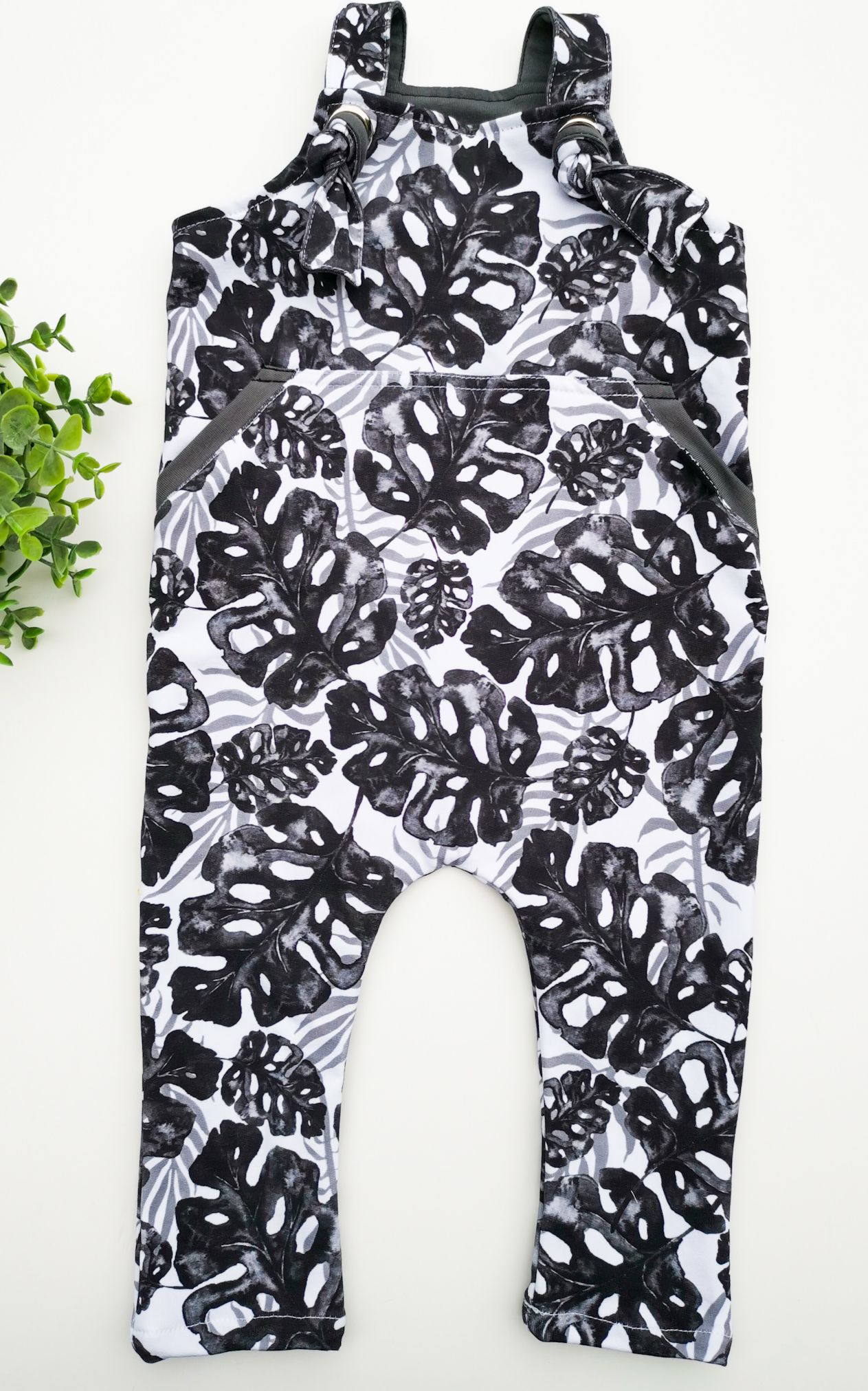 Kulišárny (handmade) Laclové tepláčky ,,Black Leaf,, VELIKOST: 56 - obrázek 1