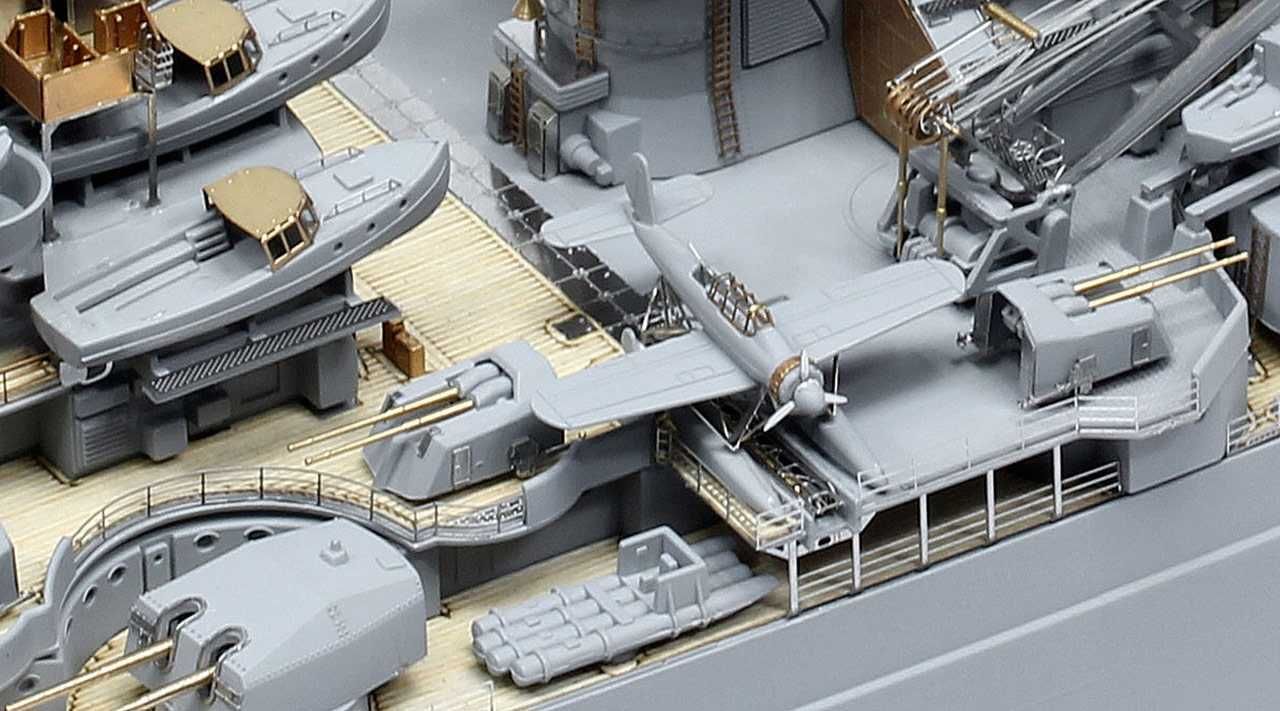 REVELL Plastic ModelKit loď Limited Edition 05160 - Tirpitz (Platinum Edition) (1:350) - obrázek 5