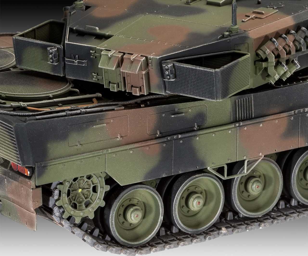 REVELL Plastic ModelKit tank 03281 - Leopard 2 A6/A6NL (1:35) - obrázek 4