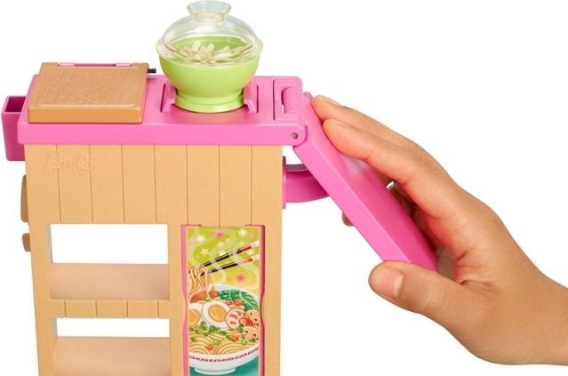 Barbie panenka a asijská restaurace - obrázek 4