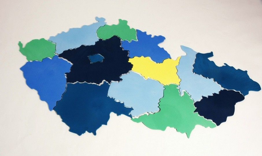 PĚNOVÁ SAMOLEPICÍ NÁSTĚNKA MAPA ČR BAREVNÁ - obrázek 2