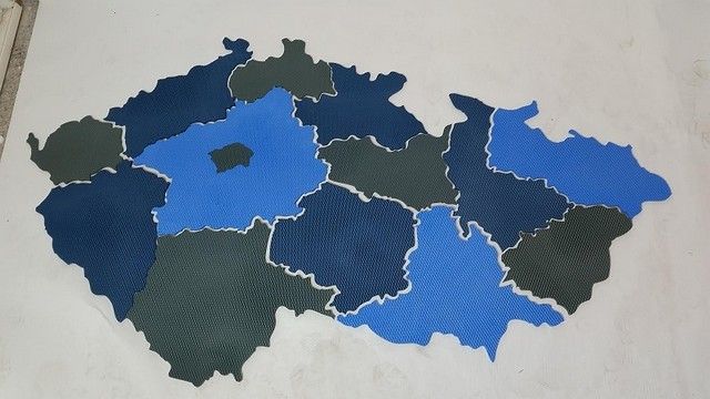 PĚNOVÁ SAMOLEPICÍ NÁSTĚNKA MAPA ČR BAREVNÁ - obrázek 3