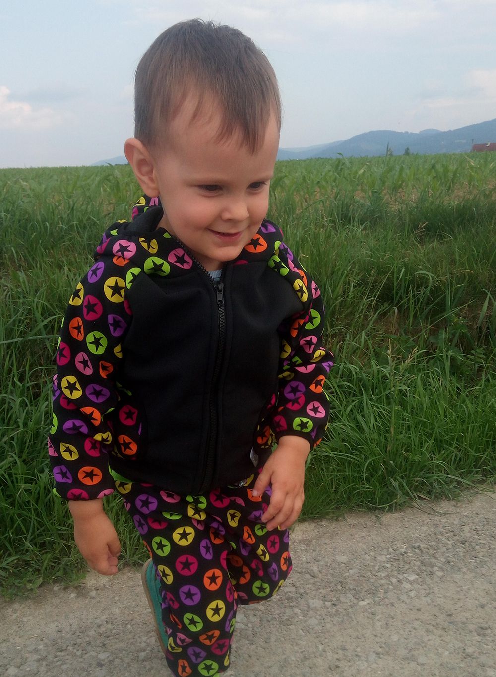 Softshellová bunda Yháček, barevné hvězdy Velikost: 122 - obrázek 3