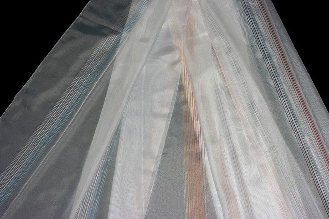 ZÁCLONA S PROUŽKY 300cm - obrázek 1