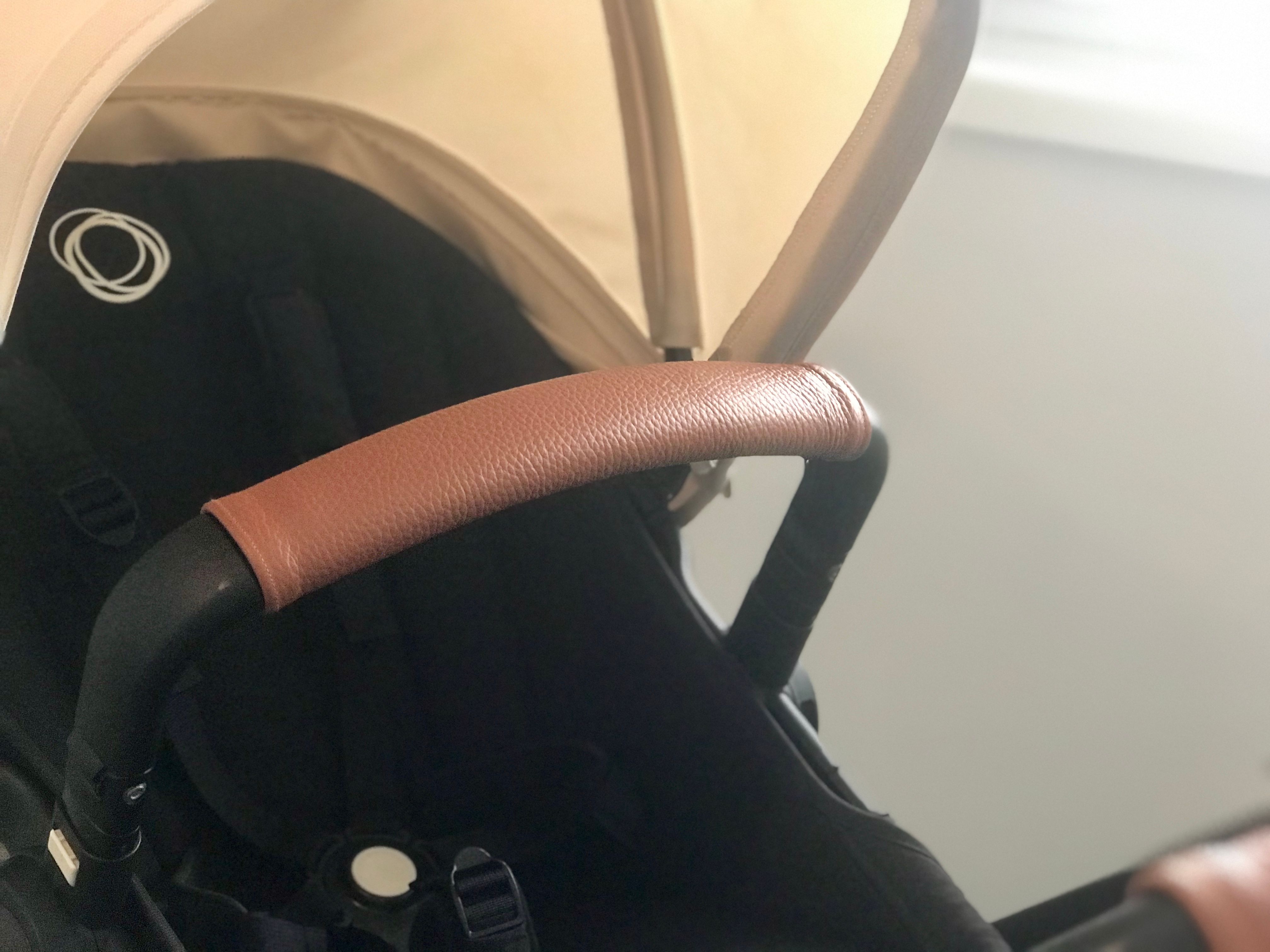 Ma-tata.cz Kožený potah na madlo kočárku - dítě Značka kočárku: Bugaboo, Barva: černá, Model kočárku: Cameleon 3 - obrázek 1