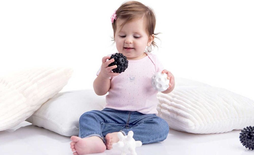 TULLO Baby balónky gumové stimulační černobílé set 4ks pro miminko - obrázek 4