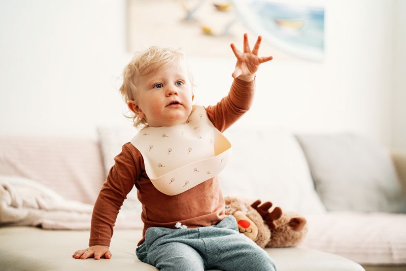 PETITE&MARS Bryndák silikonový Sam Beige Dandelion - obrázek 2