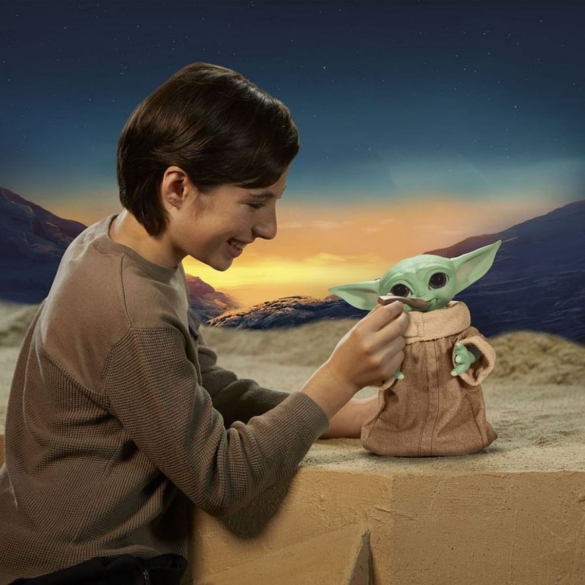 Hasbro Star Wars Interaktivní figurka Mandalorian Galactic Snackin' Grogu - obrázek 9