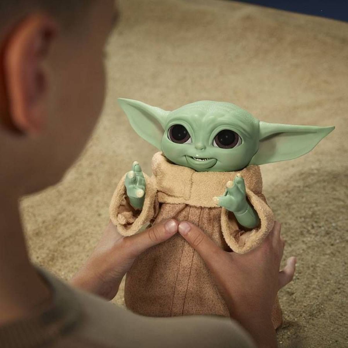 Hasbro Star Wars Interaktivní figurka Mandalorian Galactic Snackin' Grogu - obrázek 10