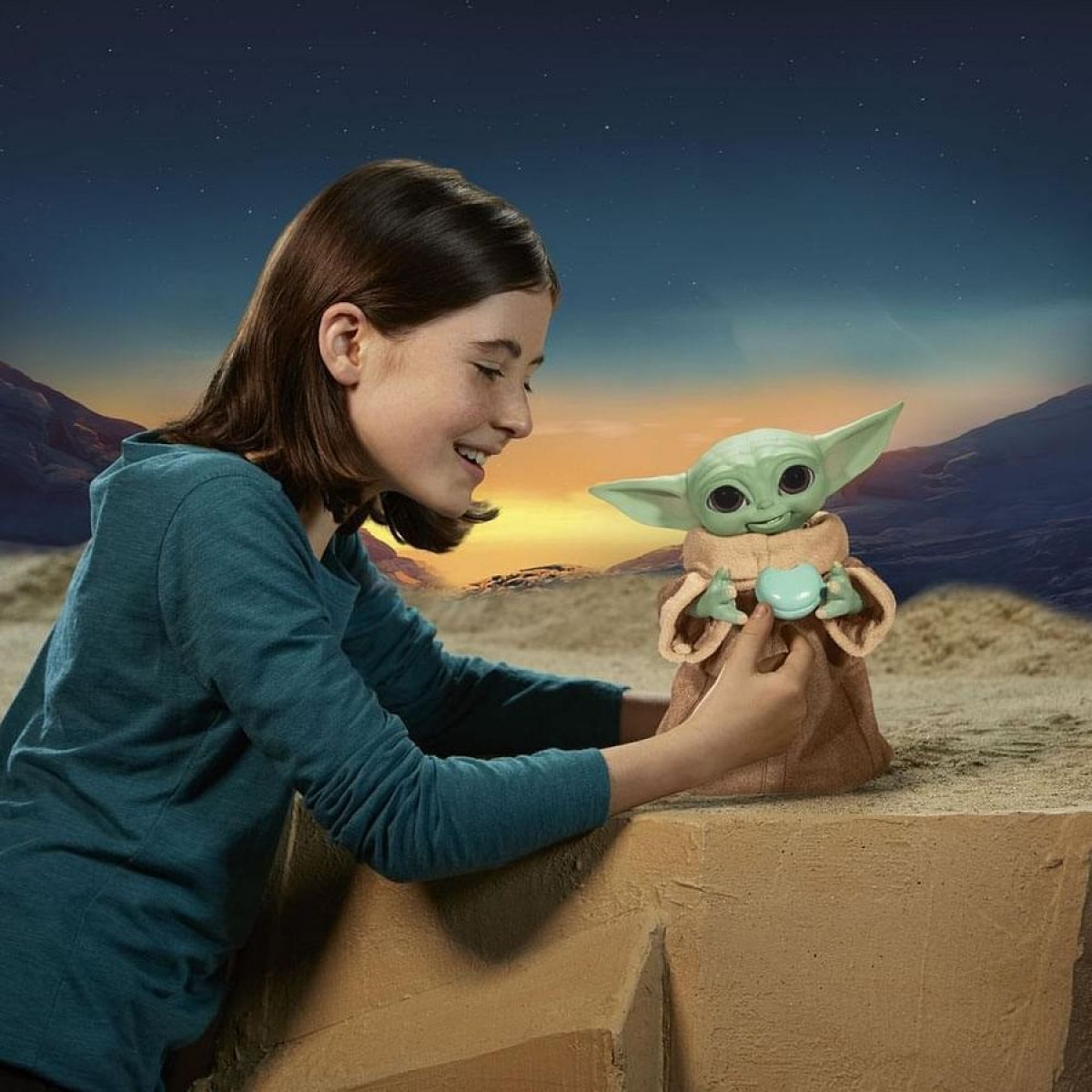 Hasbro Star Wars Interaktivní figurka Mandalorian Galactic Snackin' Grogu - obrázek 11