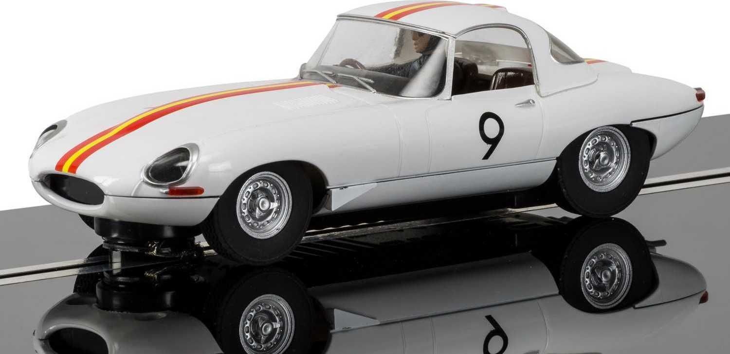 Autíčko Circuit SCALEXTRIC C3890 - Jaguar E Type 1965 Bathurst Bob Jane - NEW TOOLING (1:32) - obrázek 1