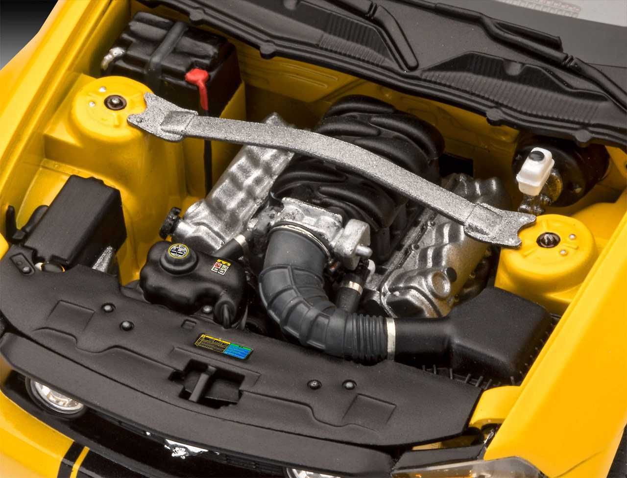 REVELL ModelSet auto 67046 - 2010 Ford Mustang GT (1:25) - obrázek 3