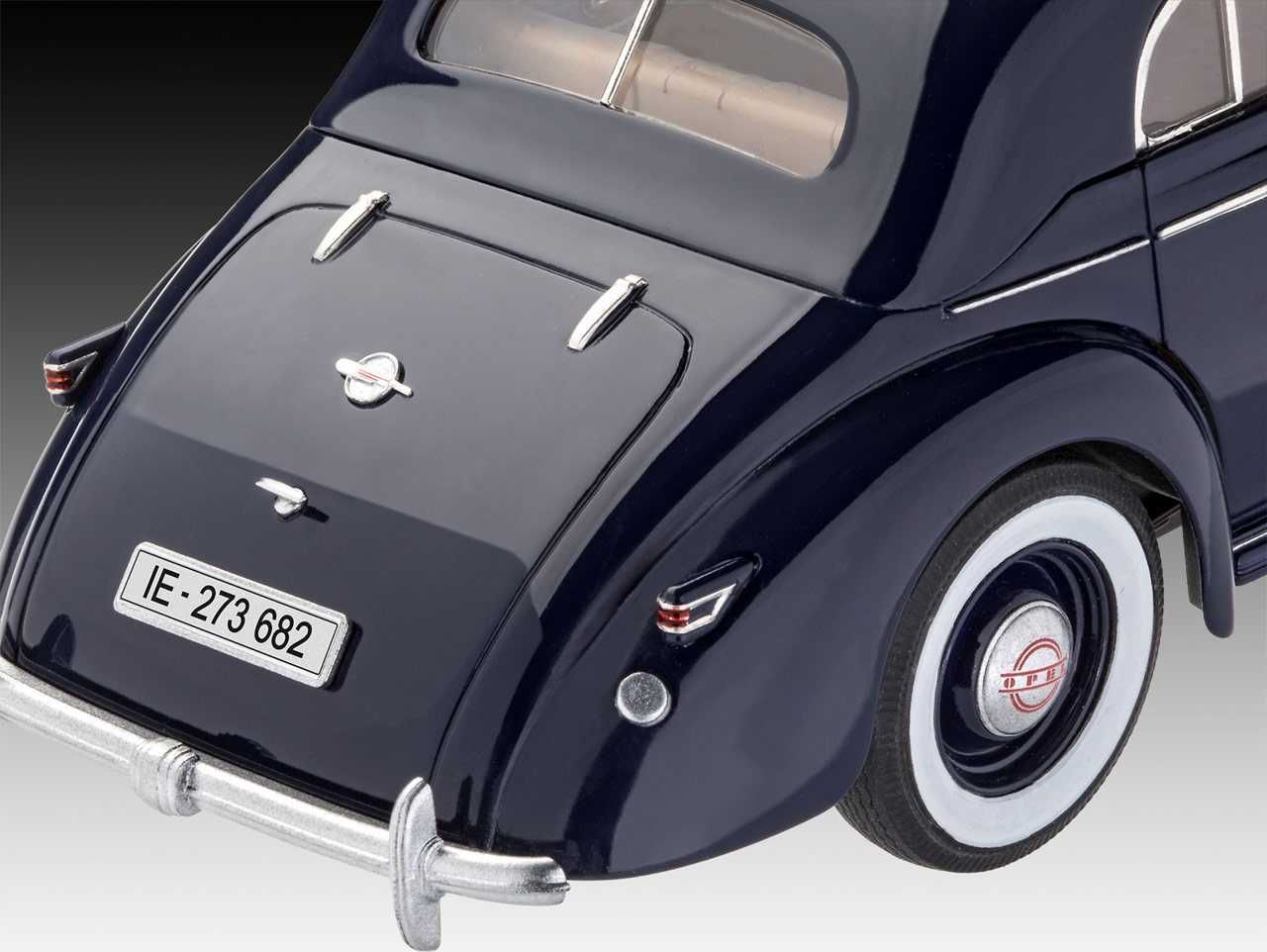 REVELL Plastic ModelKit auto 07042 - Luxury Class Car Admiral Saloon (1:24) - obrázek 6