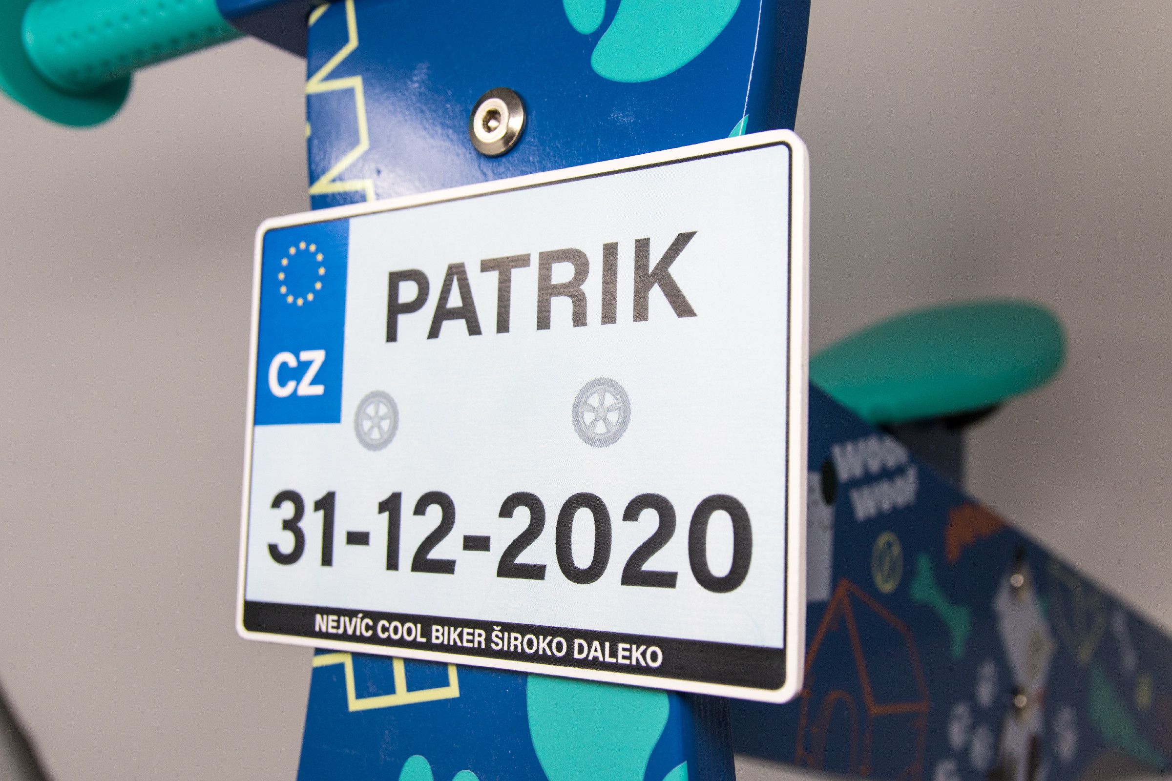 Dětské odrážedlo Zap značky Toyz, dřevěné, barva modrá, s osobní SPZ Text na SPZ: Budoucí cyklistická star, Barva SPZ: modrá - obrázek 4