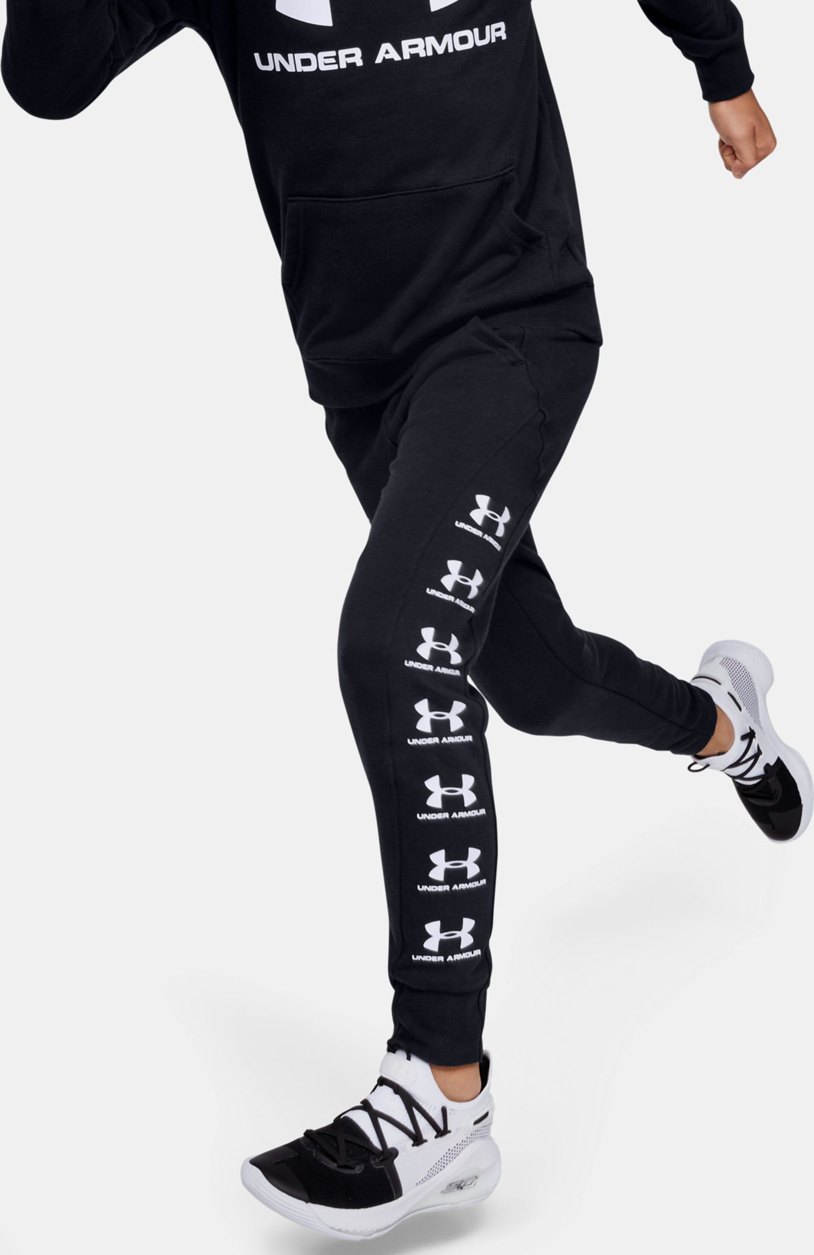 Černé klučičí tepláky Rival Under Armour - 128 - obrázek 1
