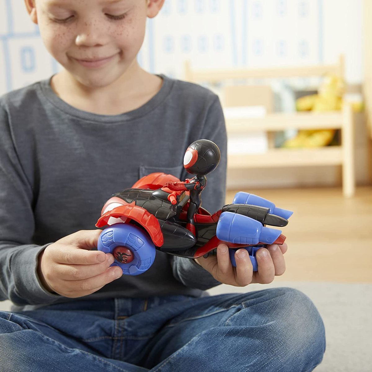 Hasbro Spiderman Figurka s vozidlem 2v1 Miles Morales - obrázek 3