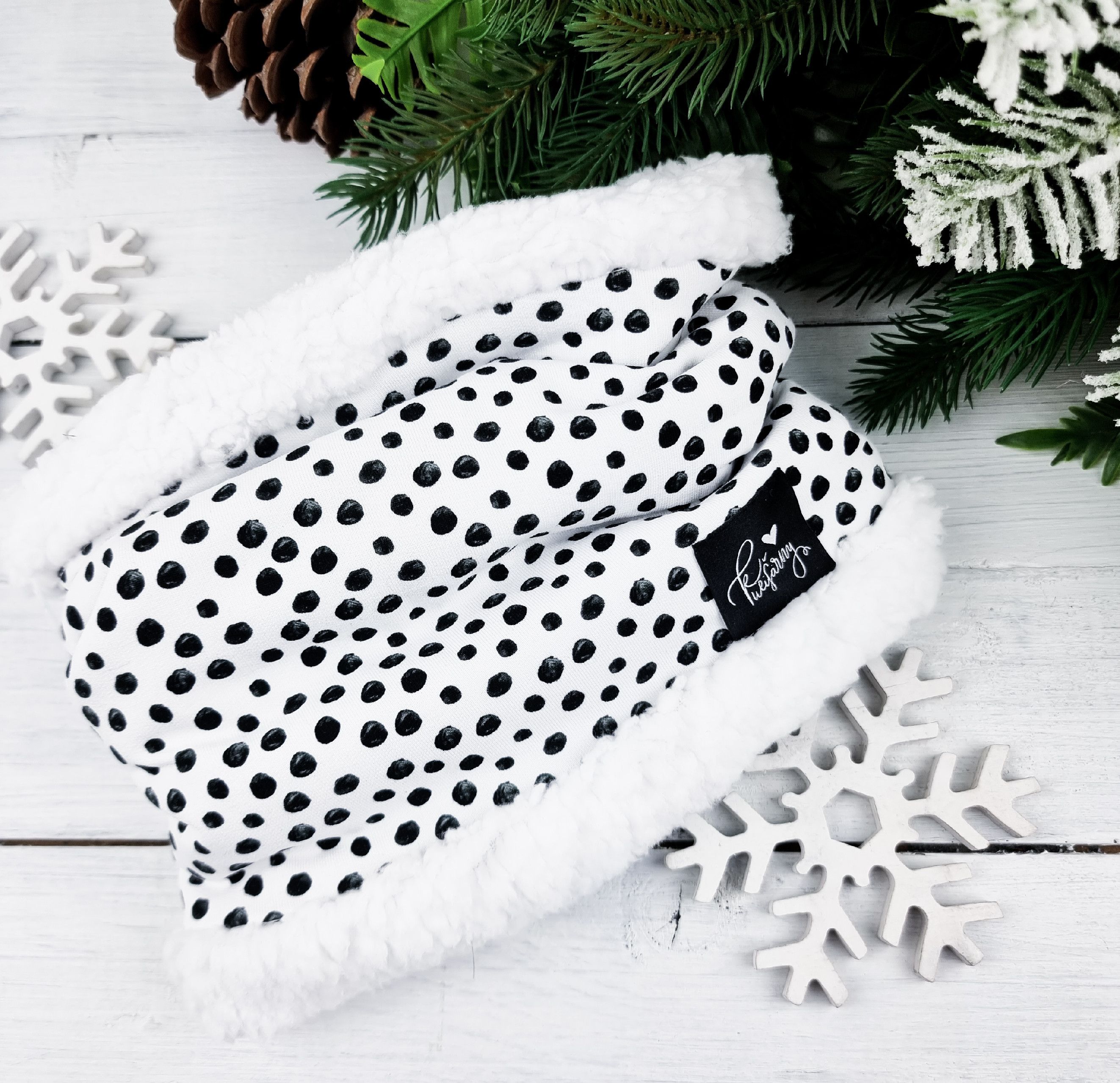 Kulišárny (handmade) Nákrčník s beránkem ,,ART,, White 86-92 sklad š VELIKOST: 86-92 - obrázek 1