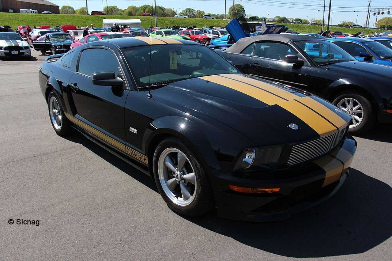 REVELL Plastic ModelKit auto 07665 - Shelby GT-H (2006) (1:25) - obrázek 9