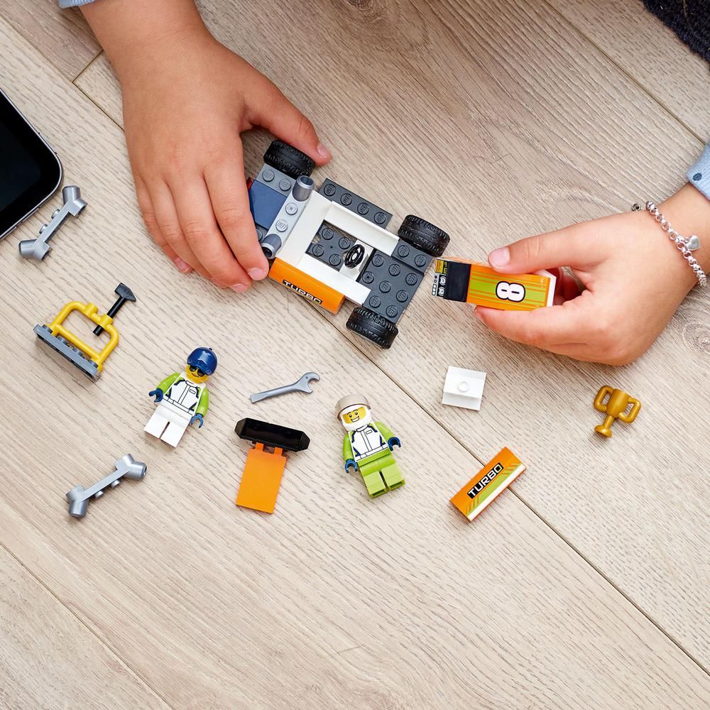 LEGO Závodní auto 60322 - obrázek 5