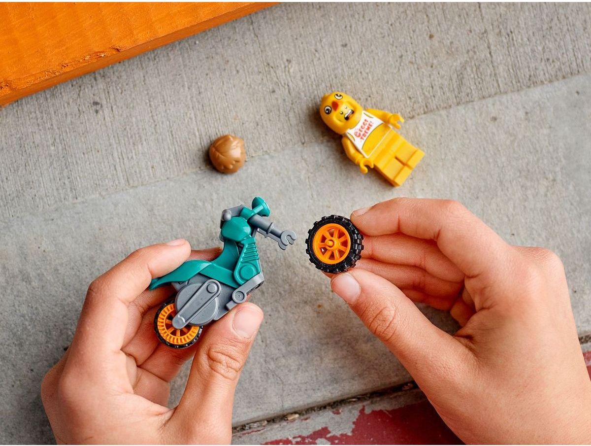 LEGO® City 60310 Motorka kaskadéra Kuřete - obrázek 3