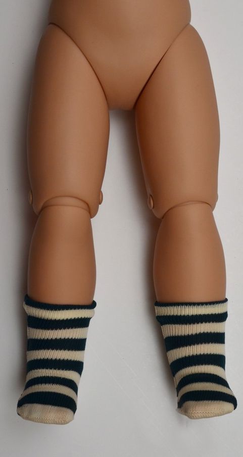Paola Reina 86007 doplňky ke kloubovým panenkám Las Reinas 60 cm zelenobéžové pruhované ponožky - obrázek 1