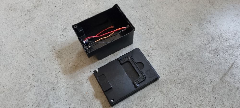 Náhradní box na baterii pro elektrickou Buginu Monster XXL - obrázek 9