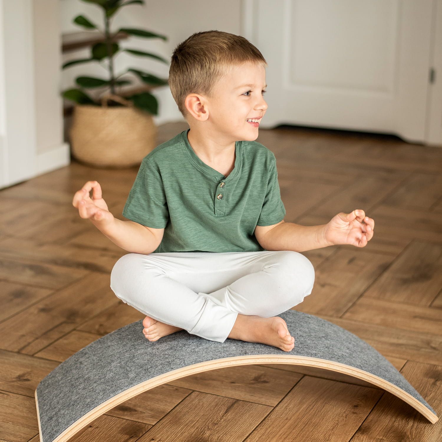 Houpačka Montessori Balance Board pro děti Scandi - obrázek 4