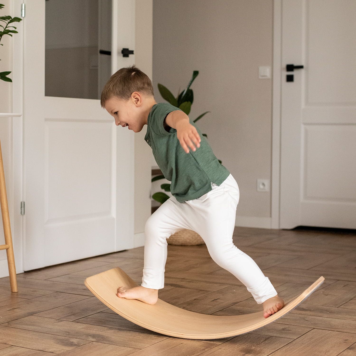 Houpačka Montessori Balance Board pro děti Scandi béžová - obrázek 3