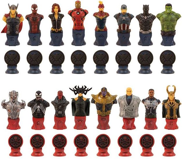 USAopoly Marvel Collector's Chess Set - obrázek 3