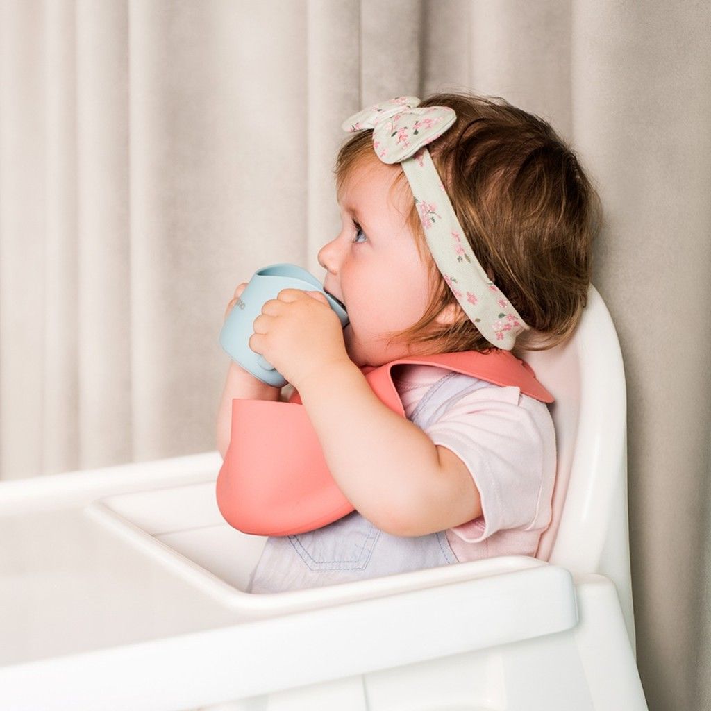 BABYONO Hrnek ergonomický s oušky 120 ml fialovomodrý 12m+ - obrázek 6