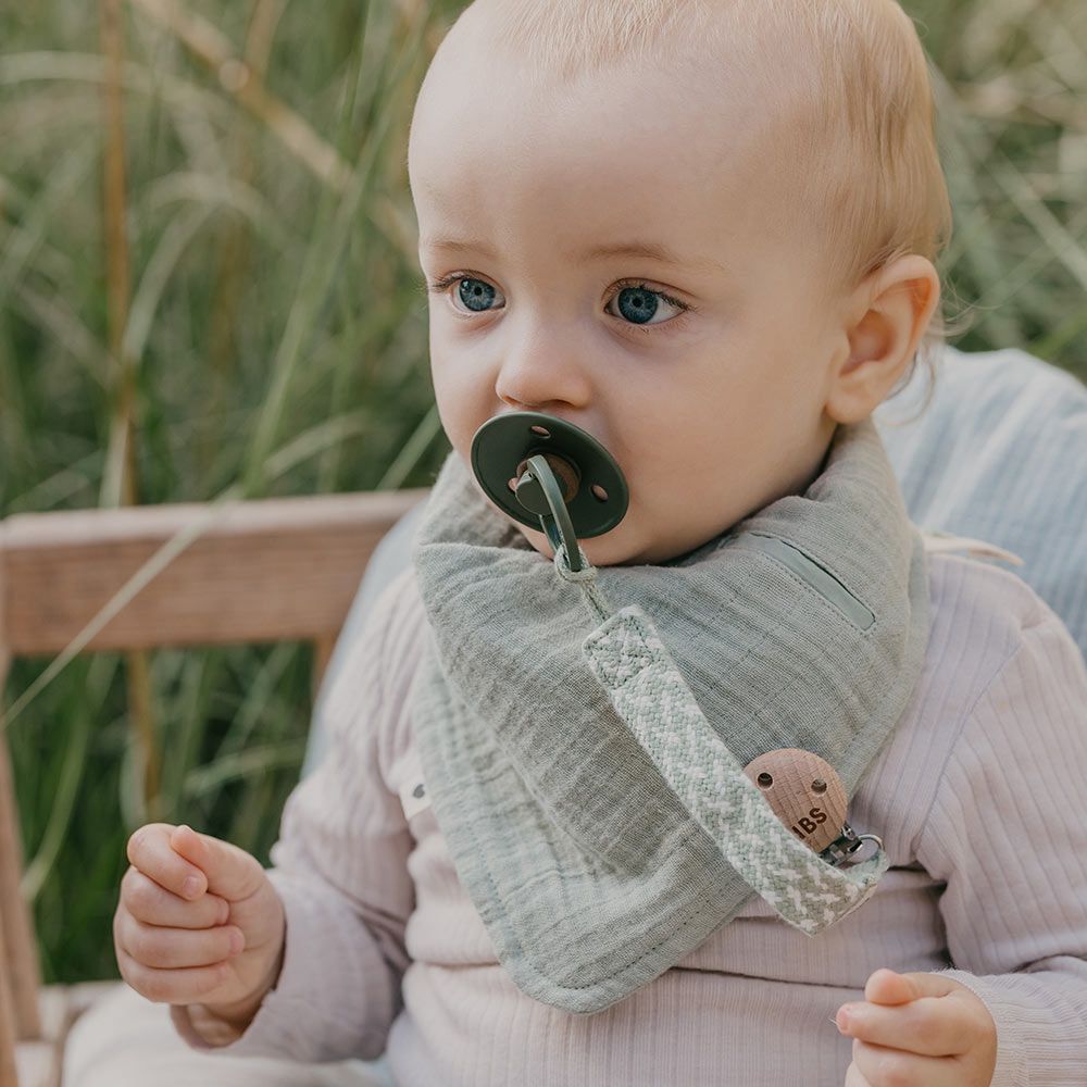 Bibs Paci Braid klip na dudlík sage ivory - obrázek 2