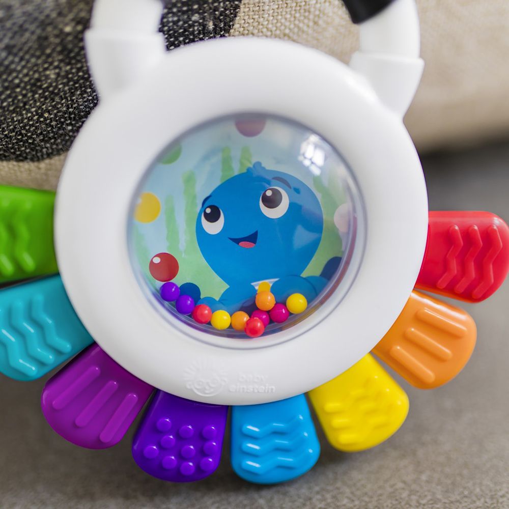 BABY EINSTEIN Hračka senzorická chrastítko a kousátko bez BPA Outstanding Opus™ 3m+ - obrázek 3