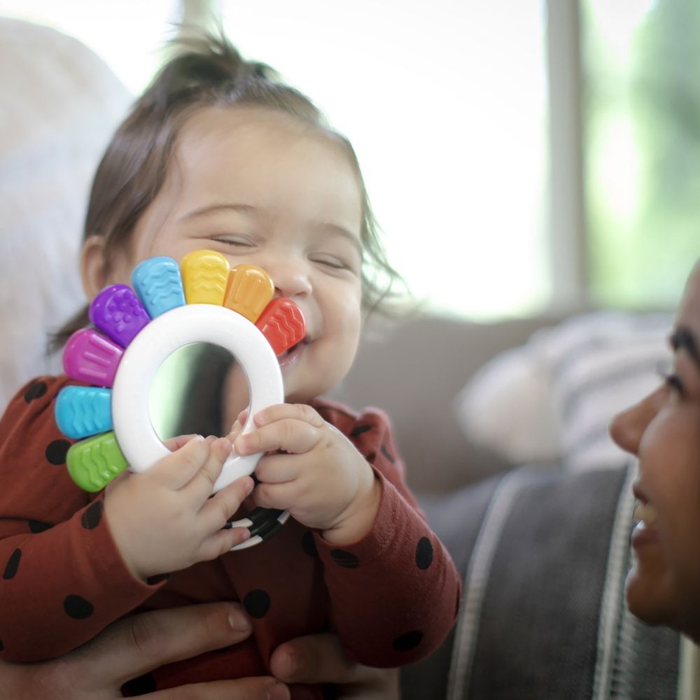 BABY EINSTEIN Hračka senzorická chrastítko a kousátko bez BPA Outstanding Opus™ 3m+ - obrázek 4