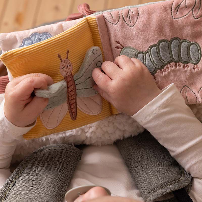 LITTLE DUTCH Knížka závěsná plyšová Květiny a motýli - obrázek 7