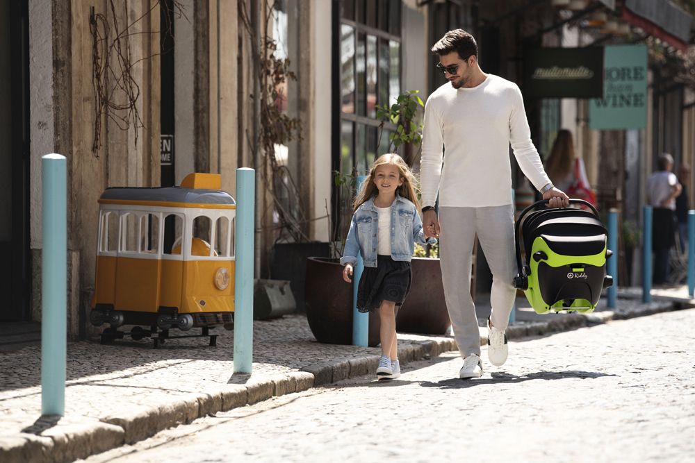 KIDDY Evoluna i-size 2 + Isofix základna 2022 Chili Red - obrázek 13