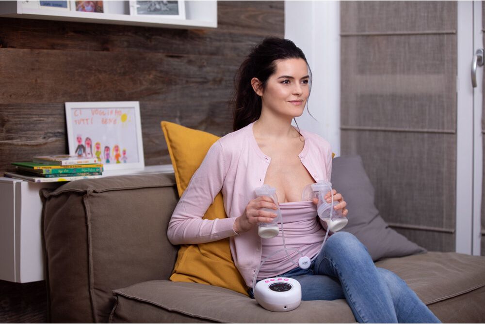 CHICCO Odsávačka mateřského mléka elektrická Double + zdarma Láhev kojenecká Natural Feeling 150ml - obrázek 4