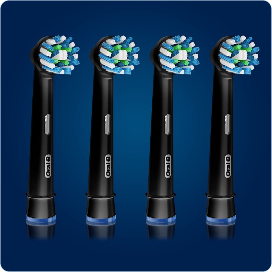 ORAL-B CrossAction Black kartáčkové hlavy 4 ks - obrázek 1