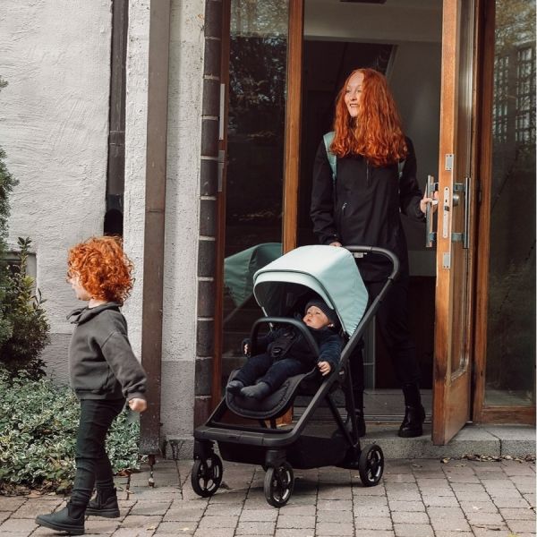 Thule Shine Alaska Blue on Black