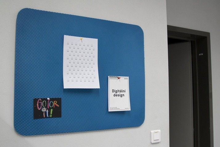 PĚNOVÁ SAMOLEPICÍ NÁSTĚNKA VYLENKA TMAVĚ HNĚDÁ 71 - obrázek 5